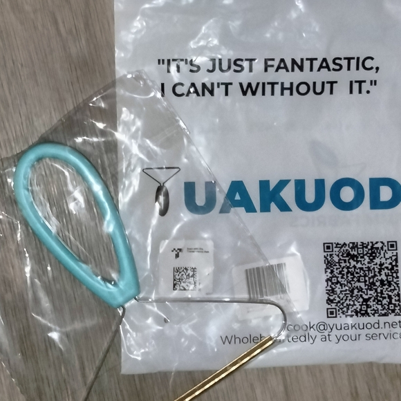 Pet Hair Remover, Special Multi Fabric Edge and Carpet Scraper, Dog Hair remover - Picture 5 of 5